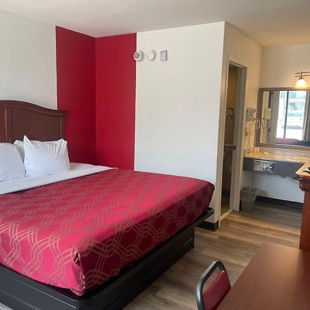 Hotel Ramada By Wyndham Branson Theatre District Exterior foto